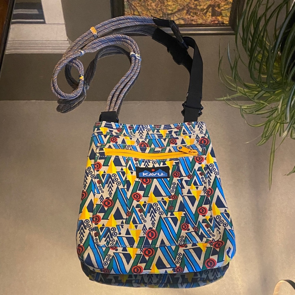 Kavu Keepalong Canvas 3 Rope Crossbody 🤍